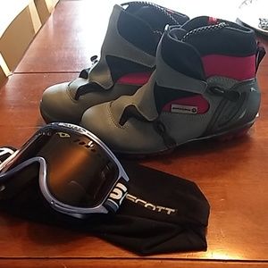 Cross country ski boots and goggles
